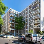 Business Center By Renters Apartman