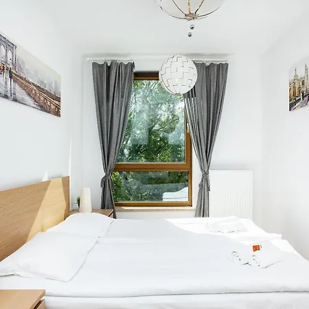 Business Center By Renters Apartman *